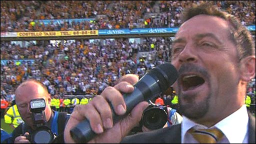 _45819164_brown_singalong_av512.jpg