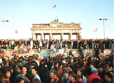 popup_berlinwall.jpg