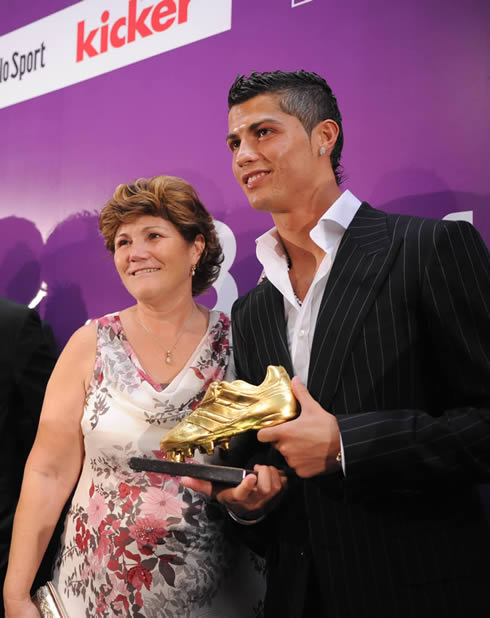 cristiano-ronaldo-438-family5.jpg