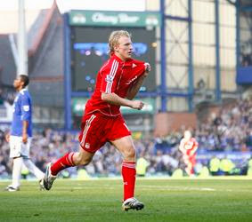 Kuyt%2Bcelebrate%2Bafter%2Bscoring%2Bagainst%2BEverton%2B(20-10-07)%2B(206th%2BMerseyside%2BDerby).jpg