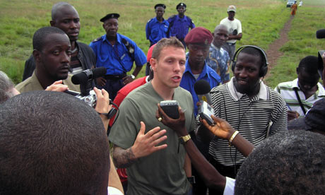 Craig-Bellamy-discusses-h-001.jpg